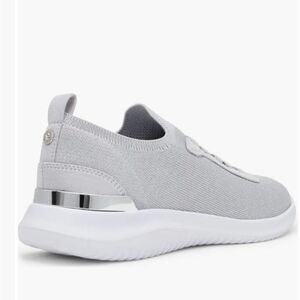 Modesty Sneaker (Women 6,5)Anne Klein